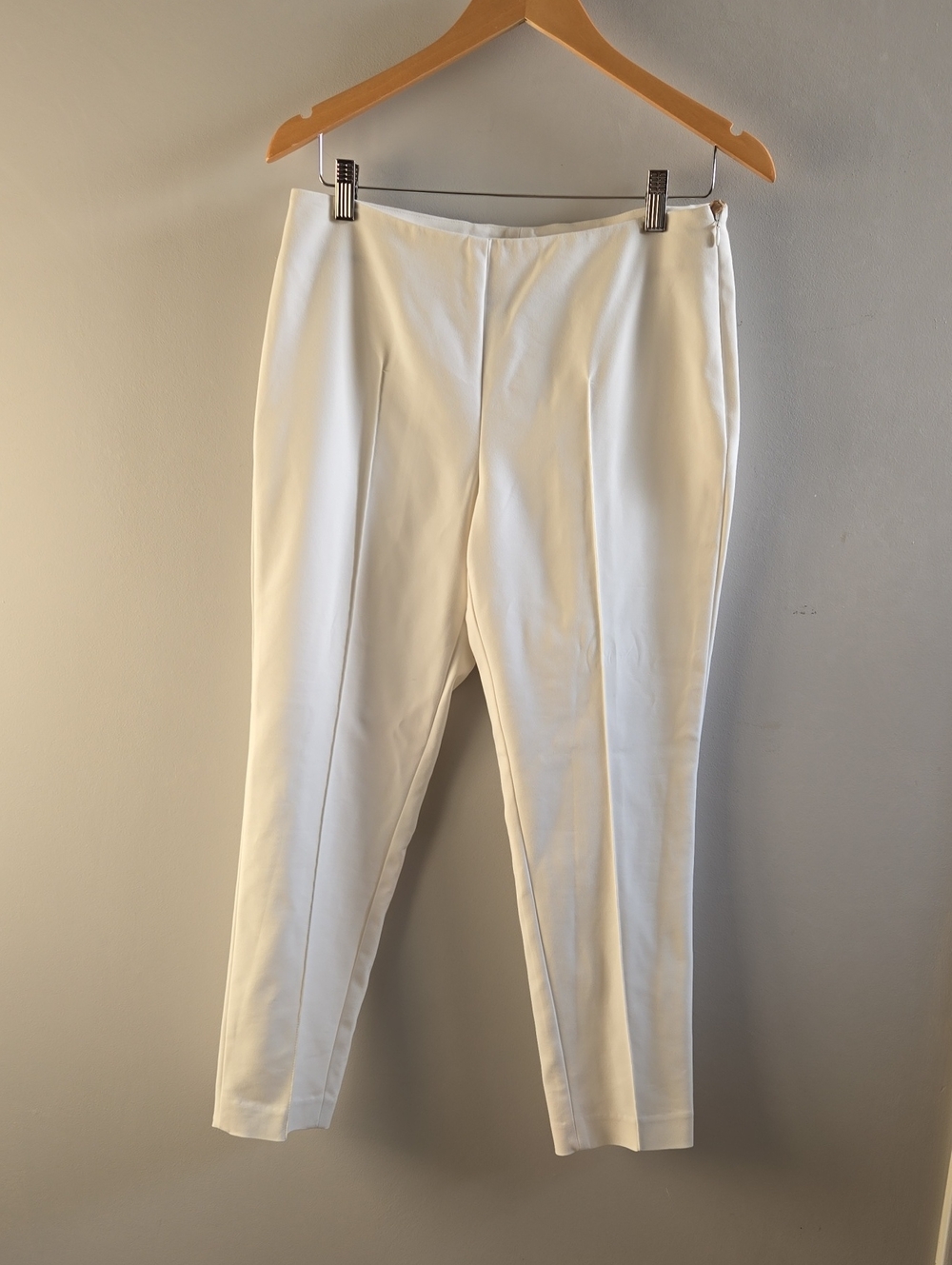 White Akris Slim Fit White Pants Size 8